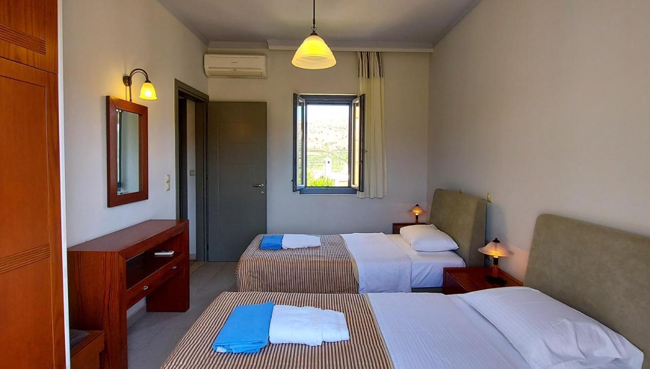 Thealia Apartment Karefiliana Luaran gambar