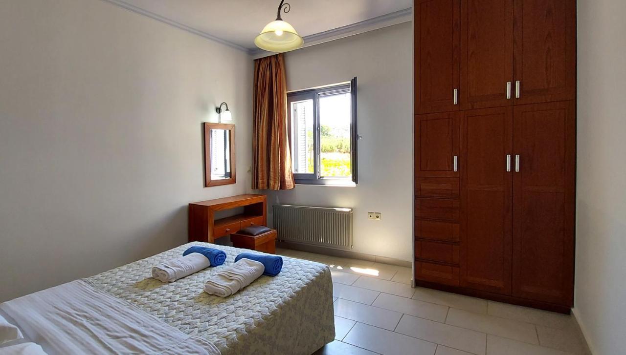Thealia Apartment Karefiliana Luaran gambar