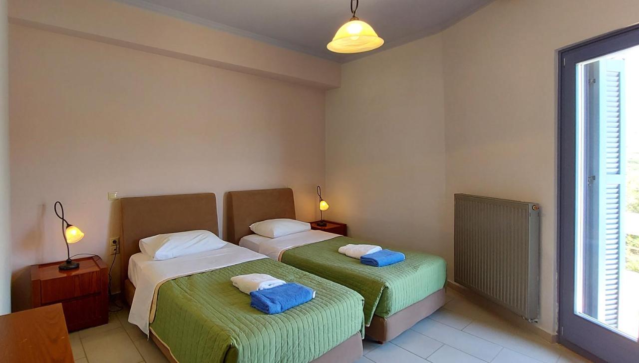 Thealia Apartment Karefiliana Luaran gambar