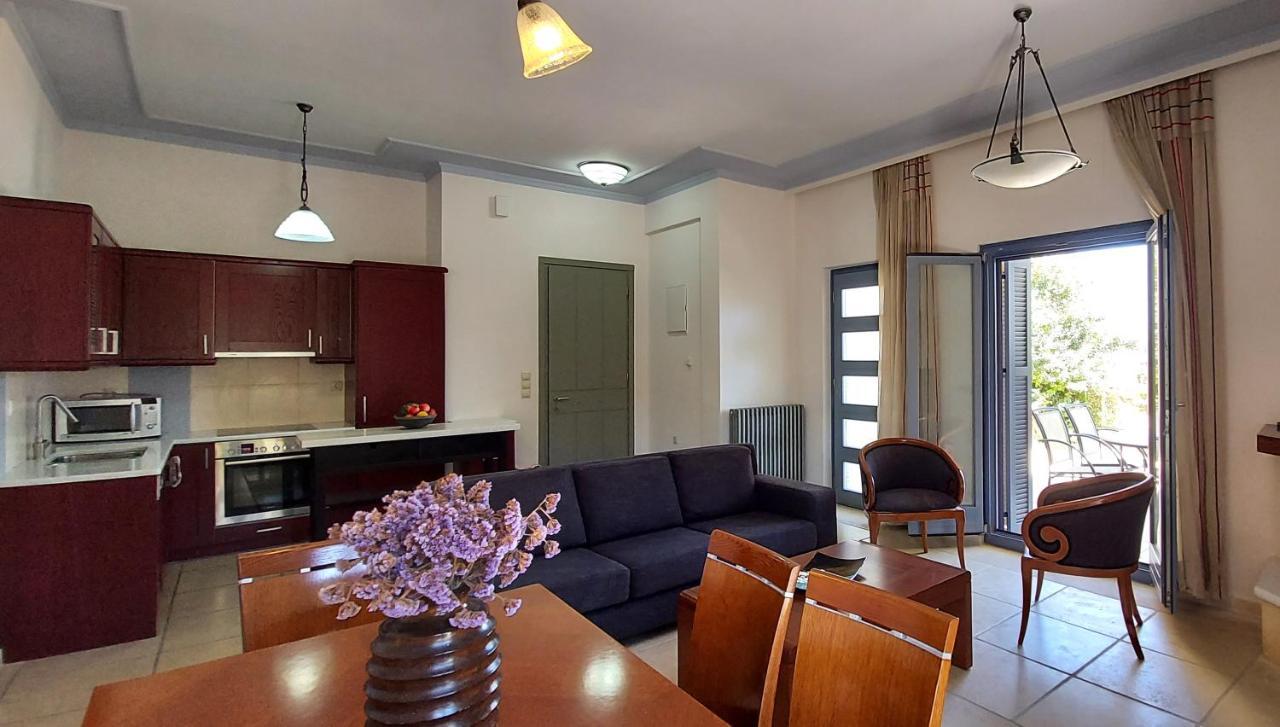 Thealia Apartment Karefiliana Luaran gambar