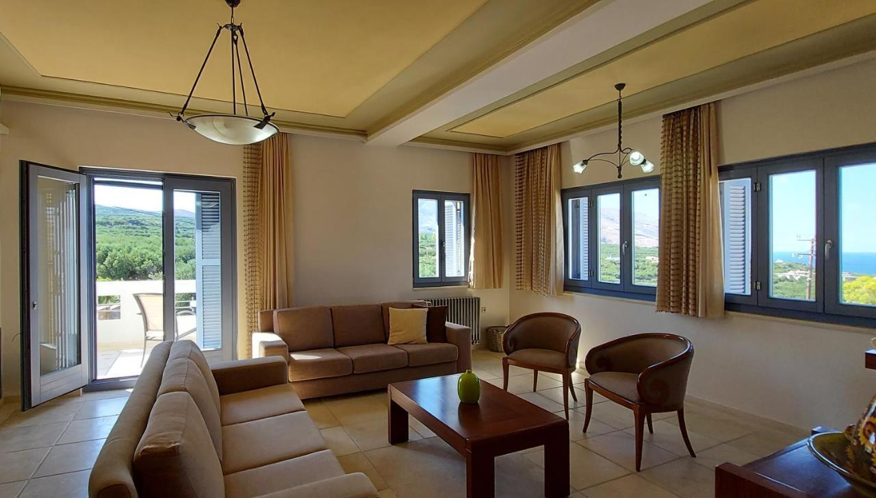 Thealia Apartment Karefiliana Luaran gambar