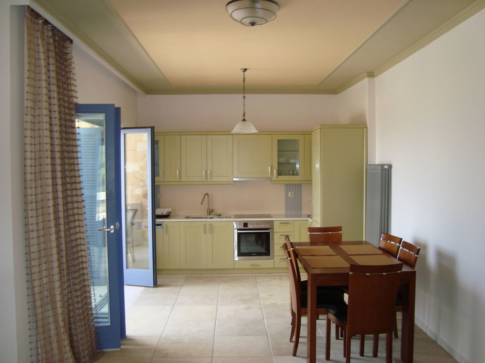 Thealia Apartment Karefiliana Luaran gambar