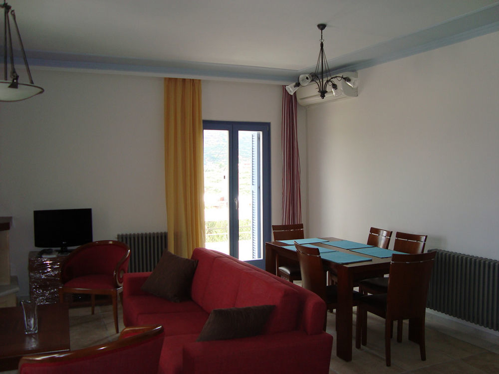 Thealia Apartment Karefiliana Luaran gambar